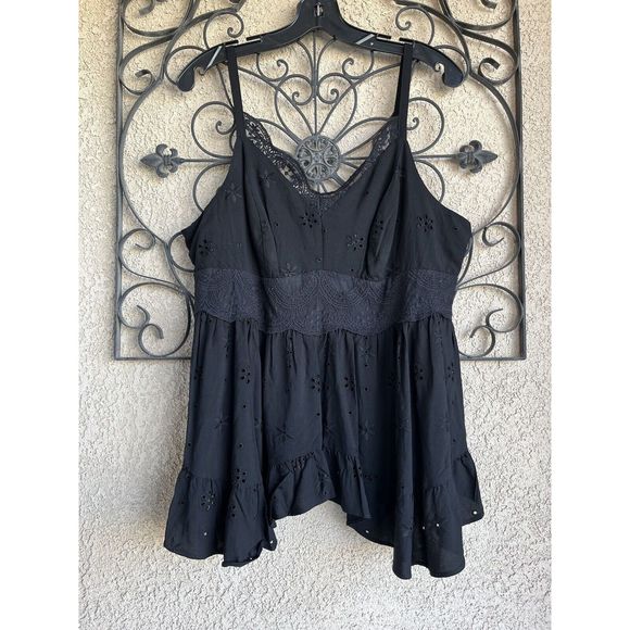 Torrid Babydoll Eyelet W/lace Detail Top - Size 00 -M/L - Black - Picture 4 of 10